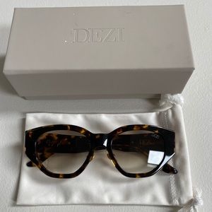 Dezi Perkins “Charge It” Sunglasses